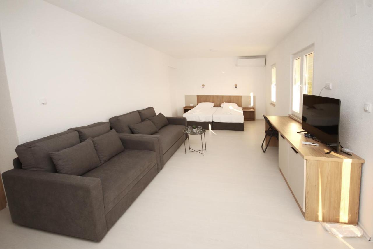 Nacional Motel Trebinje Bagian luar foto