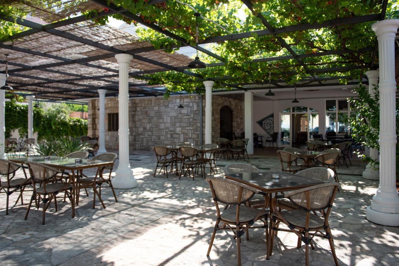 Nacional Motel Trebinje Bagian luar foto